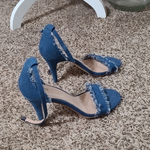 Blue jean heels - Picture 2 of 4